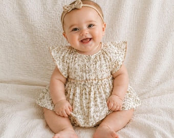 Mono corto bohemio con estampado floral beige, conjunto para madre e hija.