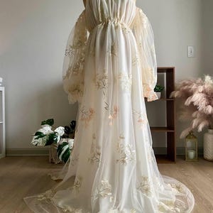 Vestido de maternidad de tul con bordado floral color marfil: vestido bohemio, vestido de novia