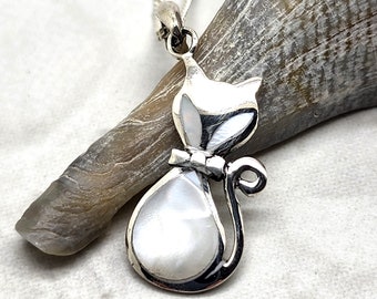 Mother of Pearl White Cat Necklace, Kitty Cat, Feline Jewelry, Love Cats, Sterling Silver, Cat Lover, Cat Pendant, MOP Shell, Animal Lover