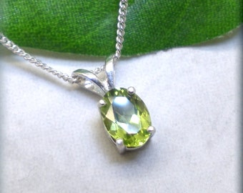 Oval Peridot Necklace, Sterling Silver, 8x6 mm Peridot Gemstone Pendant, August Birthstone, August Birthday Gift, Layering Necklace, Green