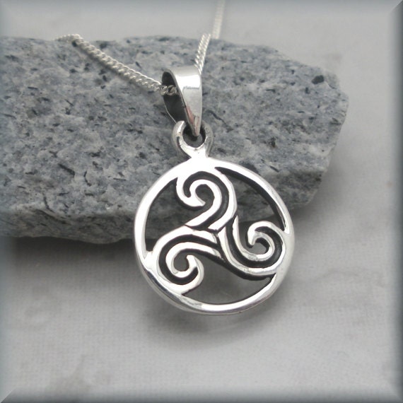 Sterling Silver Celtic Knotwork Swirl Locket Pendant Jewelry