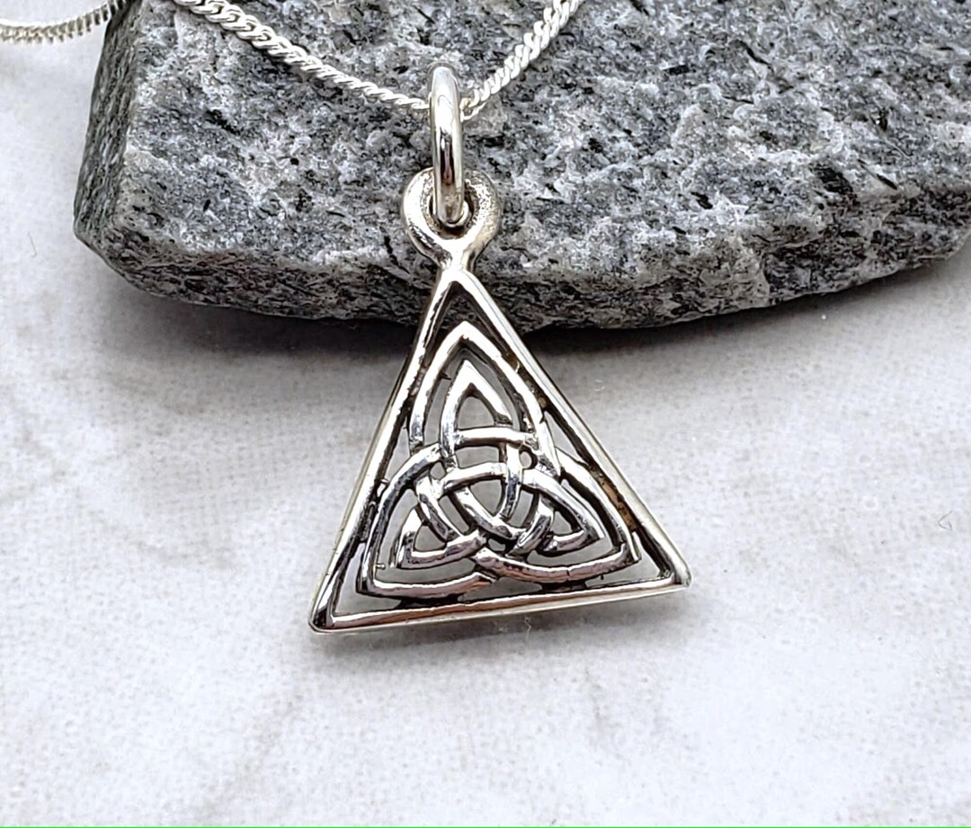PS Celtic Triskele Pyramid Pendant SV925（和田玉翡翠ホータン