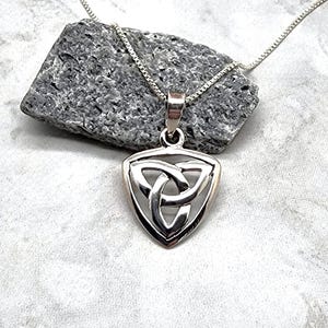 Silver Trinity Knot Necklace, Sterling Silver, Triquetra Jewelry, Triangle, Celtic Pendant, Irish Necklace, Trinity Pendant, Celtic Knotwork