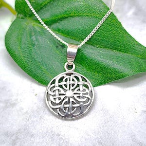 Round Flower Celtic Necklace, Dara Celtic Knot Pendant, Irish Jewelry, Eternity Knot, Symbol of Inner Strength, Sterling Silver, Wisdom