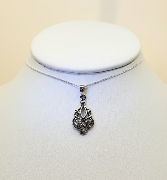 Heart Knot Necklace in Sterling Silver - MYKA