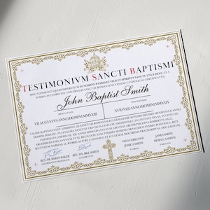 Certificado de bautismo tradicional latino adornado - Plantilla editable