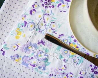 Camino de mesa de lino floral: decoración de mesa hecha a mano con vainica