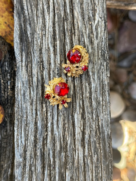 1950’s Ruby Red Rhinestone Clip On Earrings