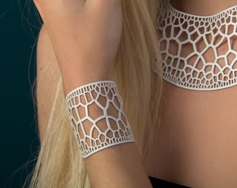 Corollaria Bracelet | lasercut rubber jewelry | Corollaria collection