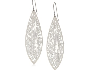 Cross-venulate earrings