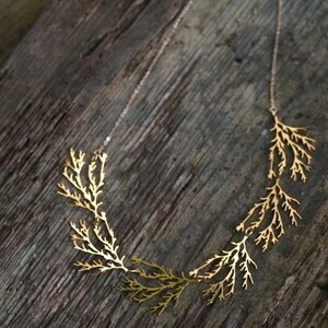 Filament Necklace gold image 2