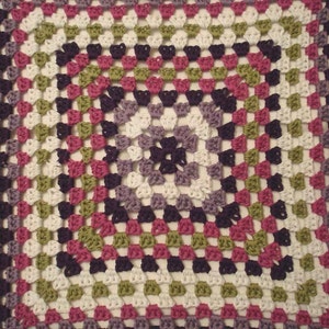 Crochet PatternGranny Square Baby Blanket image 4