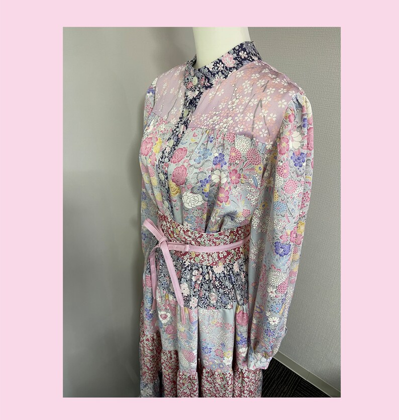 LAYER WITH KIMONO COLLAR SHAKESPEARES GARDEN