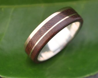 Wood Ring with Gold and Silver, Eco-friendly Wedding Band: Un Lado Asi