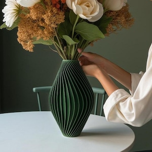 Vati Vase: Modern 3D Printed Vase for Dried Flowers