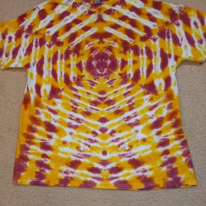 XL tie dye t-shirt, red and yellow wave, extra large