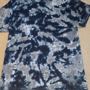Tie-dye T-shirt, grijs en zwart gekreukt, large