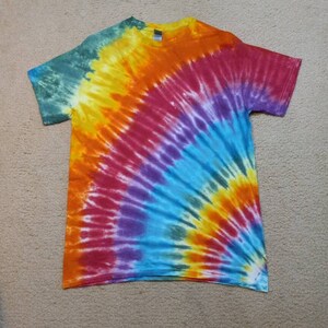 M tie dye tshirt, rainbow rainbow design, Medium