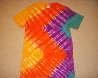 S tie dye tee shirt, zig zag rainbow, small