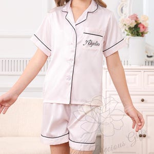 Flower Girl Pajamas Personalized, Satin Short Set for Kids, Wedding Morning Outfit, Custom Name PJs, Junior Bridesmaid Gift
