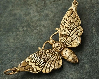 Totenkopf Motte Halskette, 14k gold gefüllte Halskette, Bronze Charme, Habicht Motte Halskette, Motten Schmuck, Motten Anhänger, Gold Motten Halskette