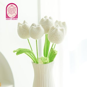 Handmade Crochet Tulip Bouquet Anniversary Gift Mother's Day Floral Room Decor Graduation Gift White