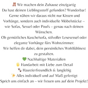 K&ouml;nnte beinhalten: Ein cremefarbenes Bild mit deutschem Text, das f&uuml;r individuelle Wohnm&ouml;bel wirbt. Der Text beschreibt ma&szlig;gefertigte Sofas, Sessel und Vorh&auml;nge und betont nachhaltige Materialien und handwerkliche Qualit&auml;t. Symbole sind ebenfalls enthalten.