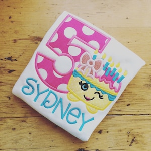 Shopkins Geburtstag Kuchen inspiriert applizierten Geburtstag T-Shirt Ihrer Wahl der Zahl oder einen Buchstaben
