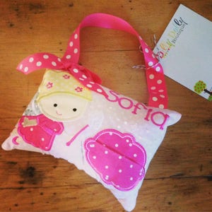 Girl&#39;s Tooth Fairy Pillow in Hot Pink and Pink, door or bedpost hanger, ToothFairy Pillow, Tooth Pillow