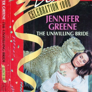 The Unwilling Bride originele kunstcollage gemaakt van handsnijden van een roman en een wetenschappelijk boek zodat ze eindelijk samen konden zijn