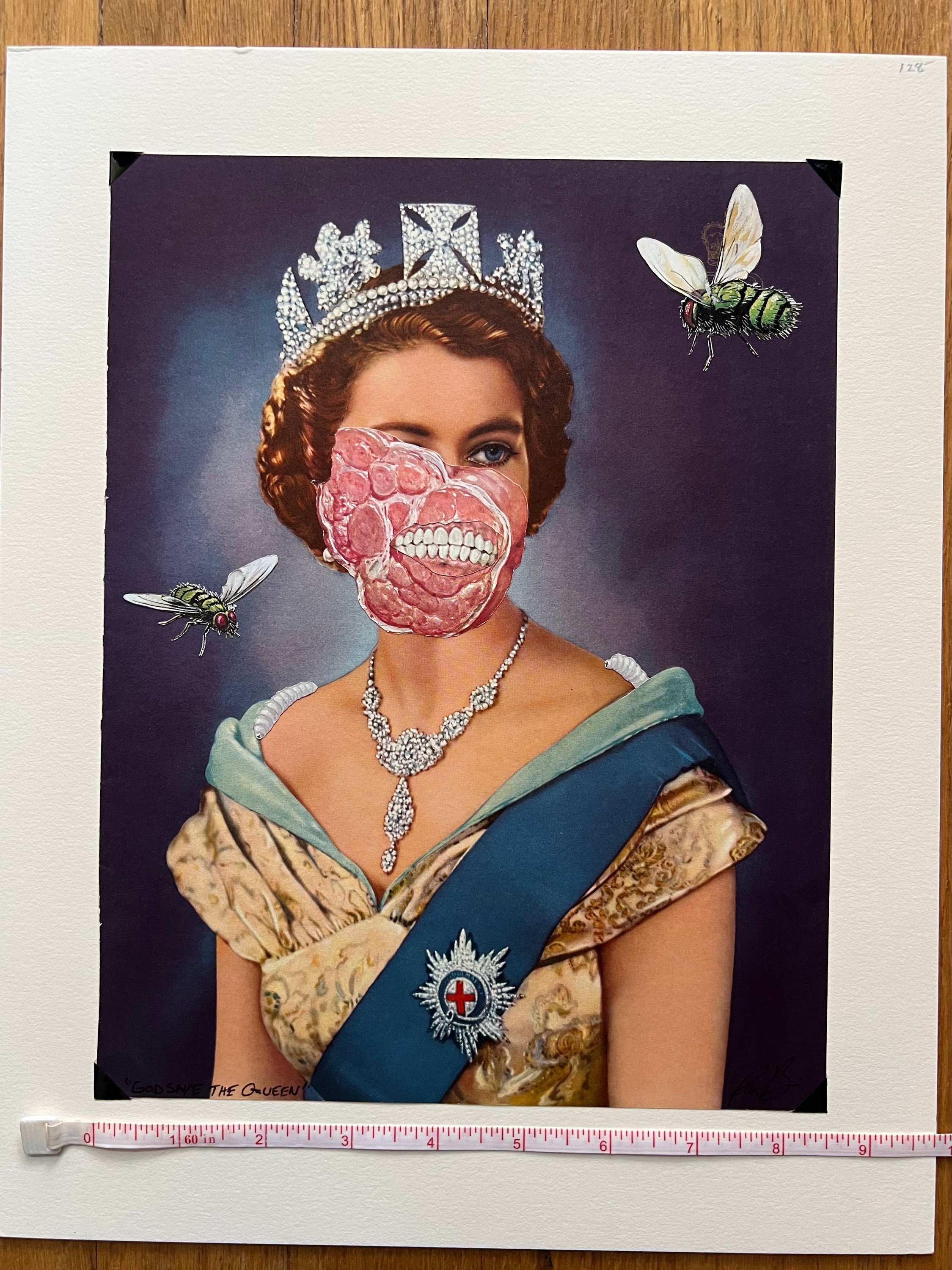 【インパクトアート】GOD SAVE THE REP＆SKULL QUEEN God Save The Queen Collage Giclee Print by Jamie Reid – Sprayed