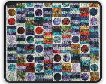 Mauspad mit kreisförmigem und quadratischem Quiltmuster