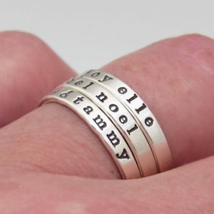 Personalized Ring, Custom Name Ring, Mom Ring, Ring with Names, Sterling Silver Stacking Ring 画像 5