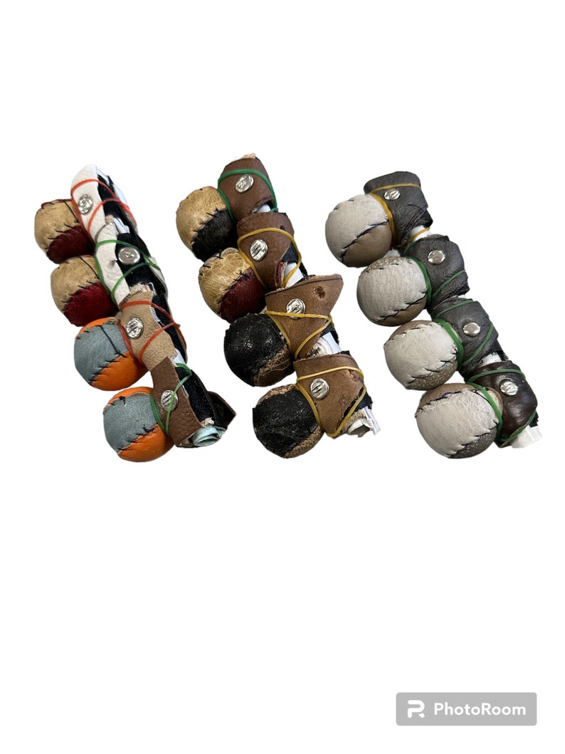 thumbnail image 2 of Rubber Rooster Muffs & Spur Protectors – 4-Pack Gloves For Chickens (Botadores Para Gallo) 2 of 5
