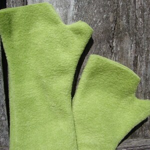 Wrist Warmers green, washable, soft fleece image 5