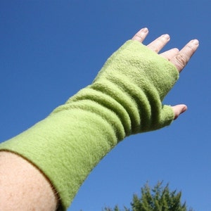 Wrist Warmers green, washable, soft fleece image 3