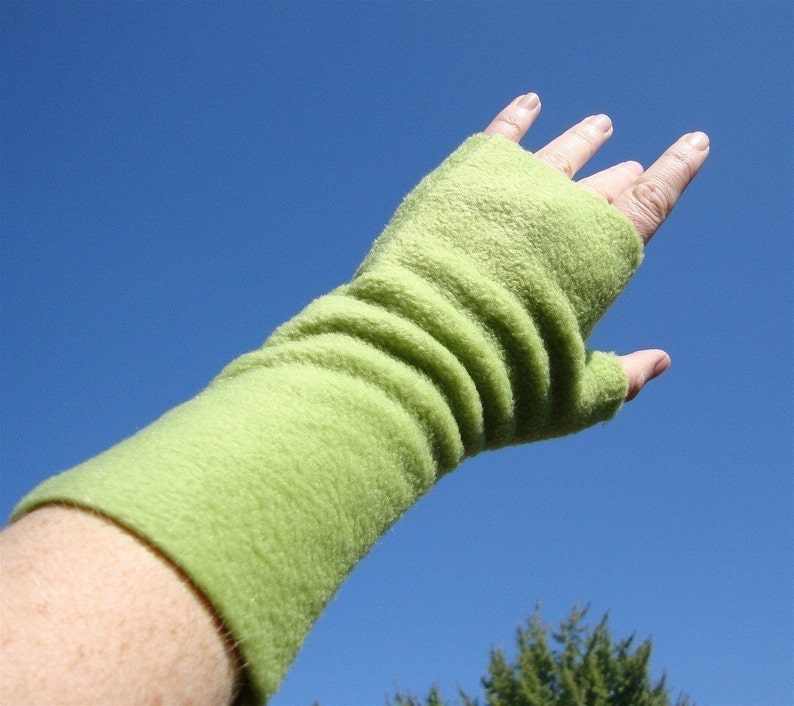 Wrist Warmers green, washable, soft fleece image 3