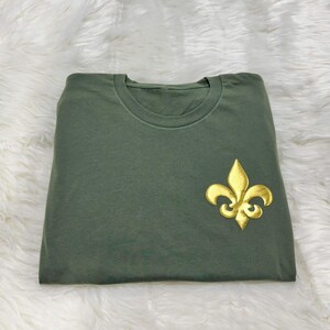 Mardi Gras Festival Symbol Puff Sweatshirt, Trendy Embossed Mardi Beads Louisiana Festival Puff Shirts, New Orleans Carnival Puff T Shirt