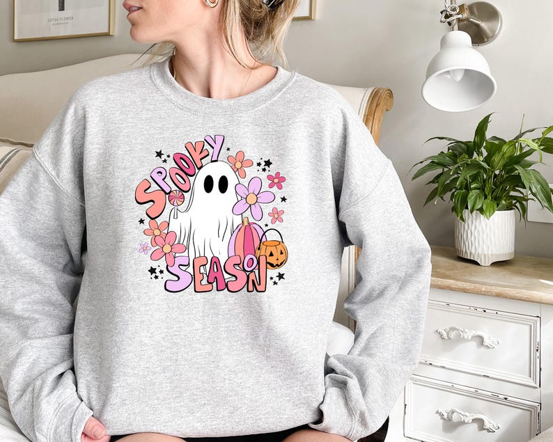 Spooky Season Sweatshirt, Retro Spooky Shirt, Spooky Halloween, Halloween Shirt, Fall Vibes, Cozy Season Shirt, Cute Fall Shirt bild 4
