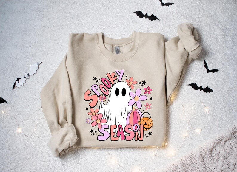 Spooky Season Sweatshirt, Retro Spooky Shirt, Spooky Halloween, Halloween Shirt, Fall Vibes, Cozy Season Shirt, Cute Fall Shirt bild 2