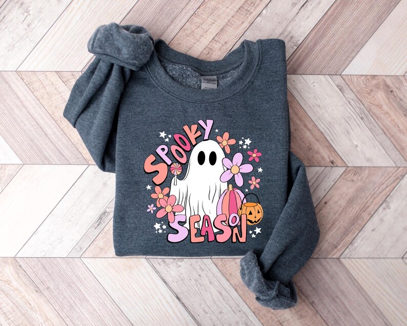 Spooky Season Sweatshirt, Retro Spooky Shirt, Spooky Halloween, Halloween Shirt, Fall Vibes, Cozy Season Shirt, Cute Fall Shirt bild 3