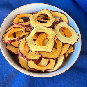 Picture of Cinnamon Apple Chips - 100% Natural, Organic Dehydrated Slices - Gluten ...