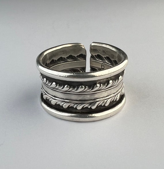 Bague Vintage Dorée - Grosse Bague Bijou D'occasion - Style Ancien