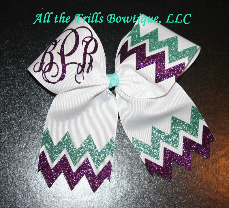 Custom Chevron Glitter Monogram Cheer hair bow Choose your colors Interlocking Vine Font afbeelding 1