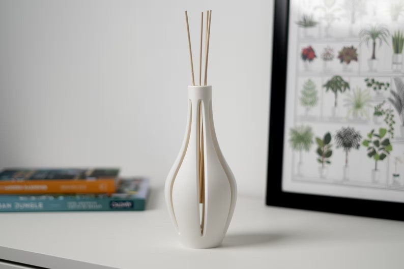 Moderne Vase mit Glasrohr für Pflanzen oder Diffusorstäbchen Bild 7