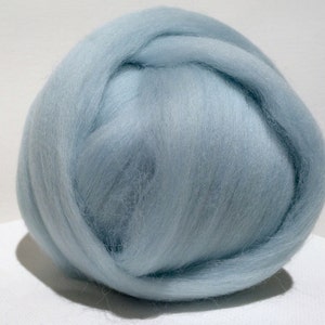 Ice Blue Merino wool roving, Needle Felting Spinning Fiber, 1oz, Light Blue, Baby Blue, crystal blue roving image 1