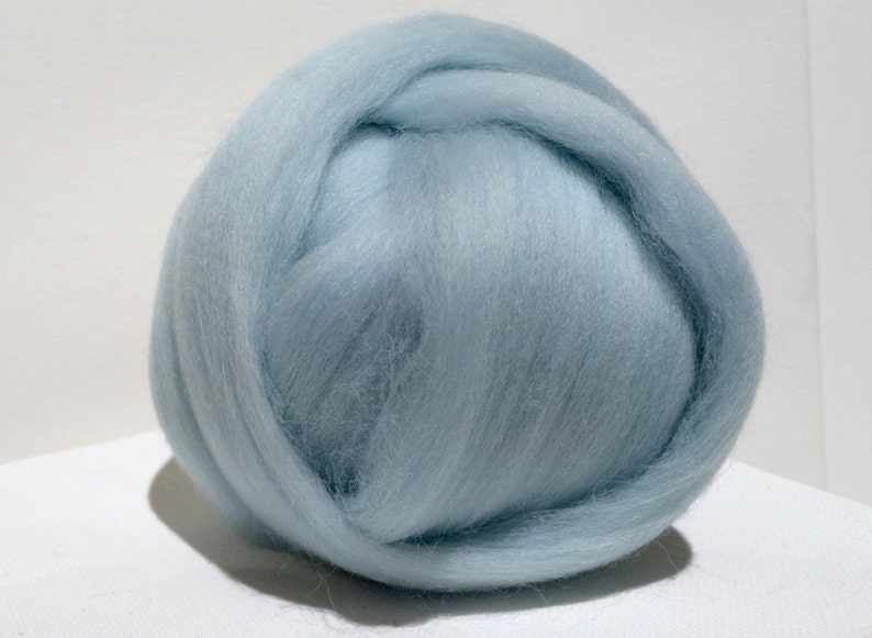 Ice Blue Merino wool roving, Needle Felting Spinning Fiber, 1oz, Light Blue, Baby Blue, crystal blue roving image 1