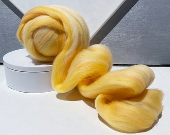 Yellow, multicolor Merino Roving “Buttercup” Felting wool, Spinning Fiber in yellow, gold, salmon, white