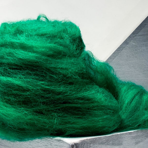 Emerald Green Wool Batt “Malachite" Needle Felting wool, Spinning Fiber, Christmas green, dark kelly green roving, carded wool, batting