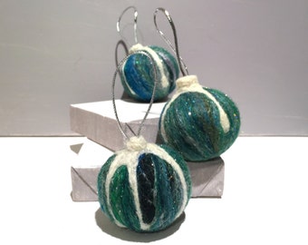 Christmas tree ornament, Vintage Inspired, wool felt ornament, green white silver, holiday decor